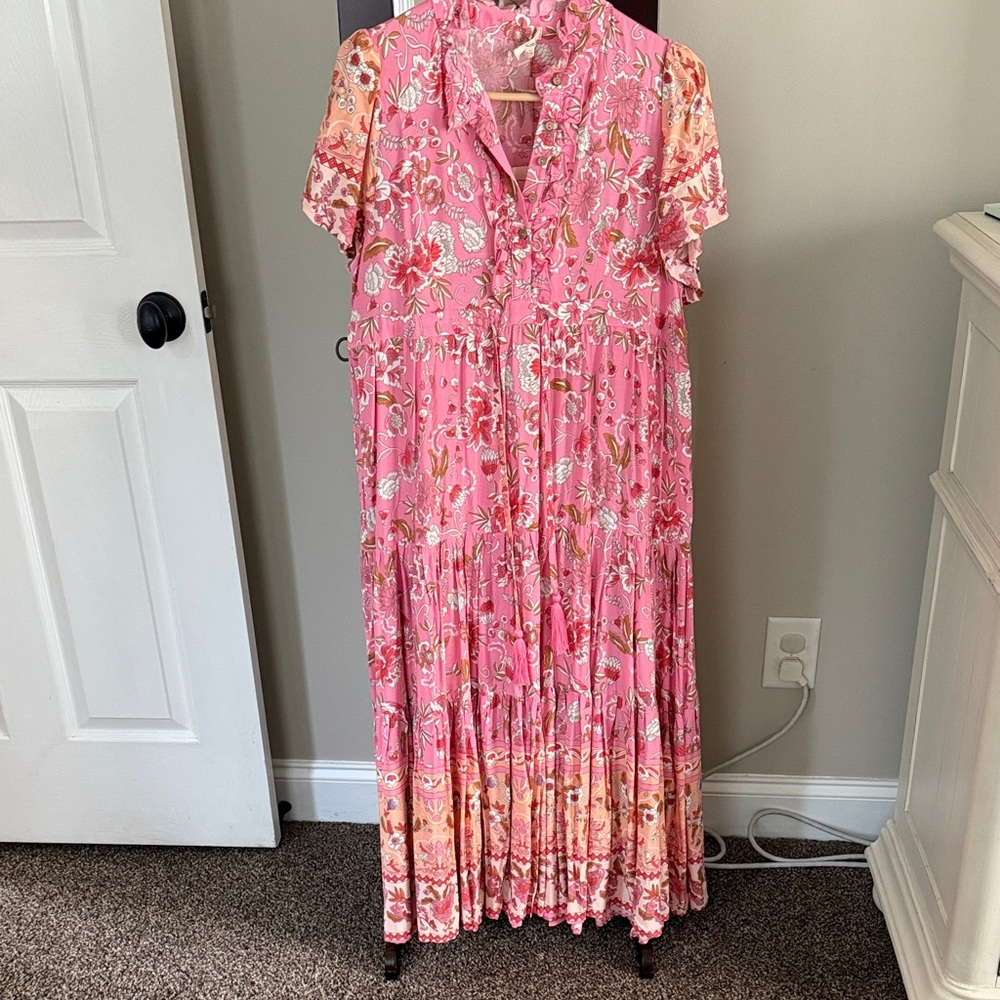 easel Pink Floral Short-Sleeve Tiered Maxi Dress with Ruffle Neck